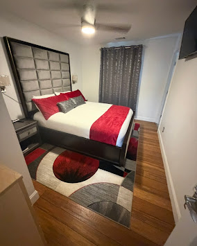 Turned-over bedroom, cleaned and staged